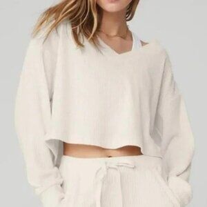 Alo Yoga Muse V-Neck Pullover in Ivory Small